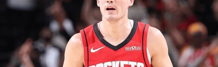 开云服务-谢泼德谈末节12分：感觉太棒了，我有这表现离不开队友支持