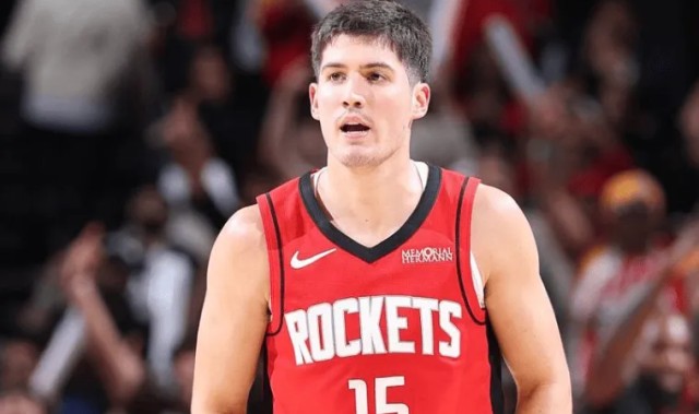 开云服务-谢泼德谈末节12分：感觉太棒了，我有这表现离不开队友支持