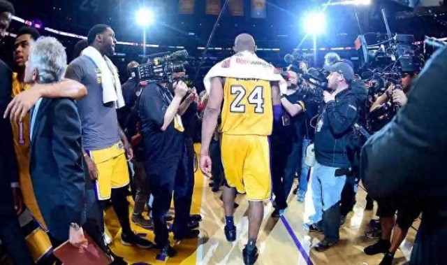 开云入口-科比的退役巡演相比与韦德的退役巡演有何区别？詹姆斯要当心了|科比·布莱恩特|德维恩·韦德|科比-布莱恩特|洛杉矶湖人队|nba_新浪体育_新浪新闻