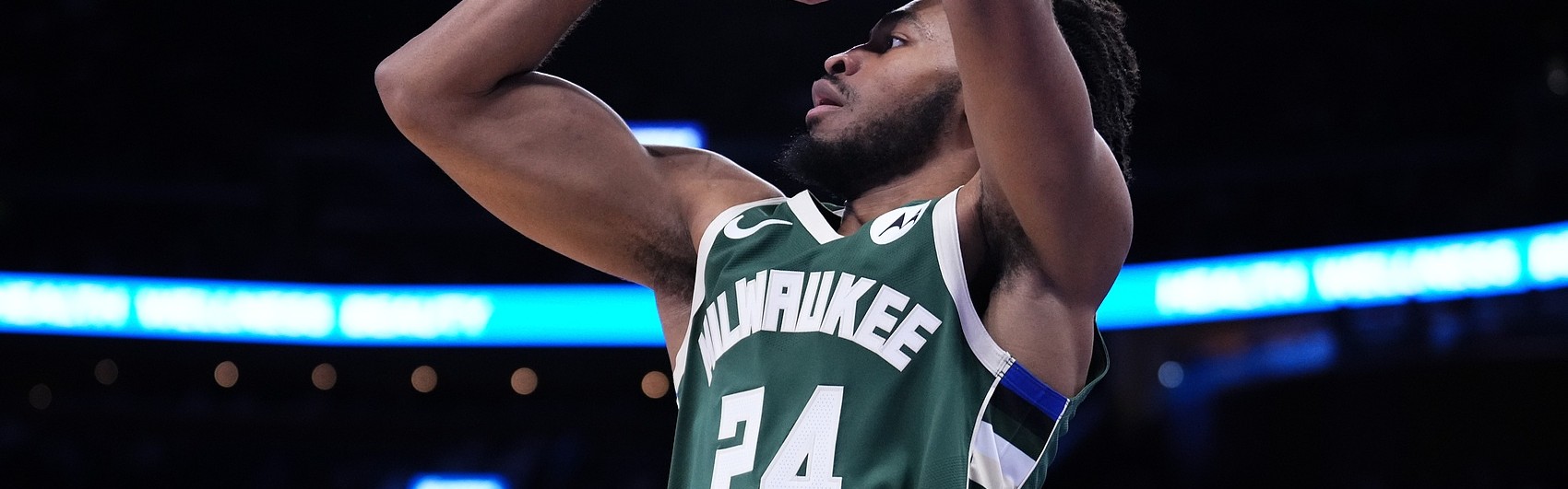 卡梅隆·托马斯过去5场场均仅7.4分 命中率25.6% 三分16.7%