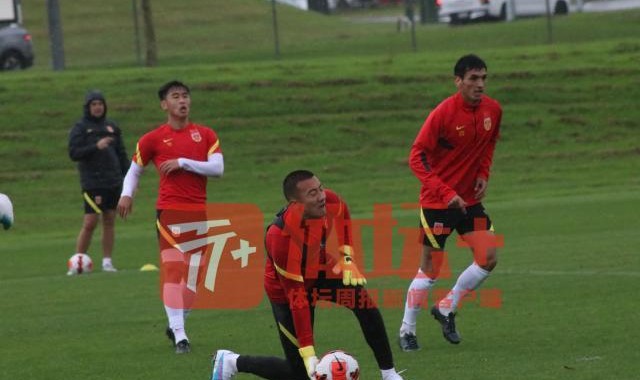 开云登录-韩佳奇：主教练非常有激情 对细节严格主抓进攻