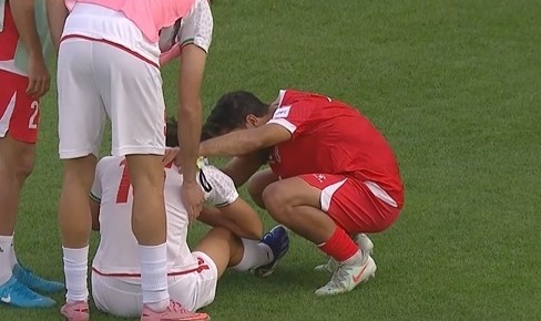 开云网页版-12天前刚1-0赢U23国足 伊朗亚洲杯0胜垫底 众将崩溃躺地+哭成泪人