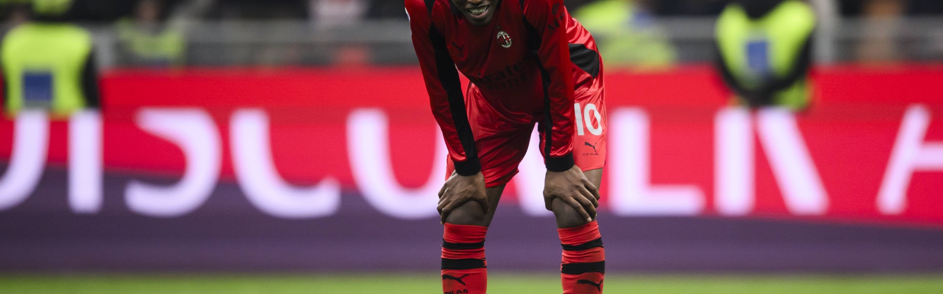 开云登录-全市场：莱奥明天回米兰进行伤情评估，此前一直在葡萄牙接受治疗