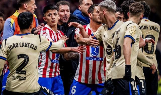 开云网页版-凌晨4点巴萨打响奇迹之战！5-0能翻盘 2大巨星回归 开启狂攻