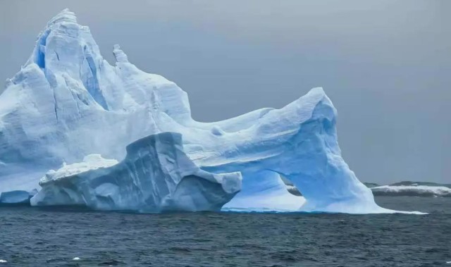 开云入口-刚下飞机行李就没了！杭州姑娘花10多万去南极旅游却崩溃：衣物全靠借