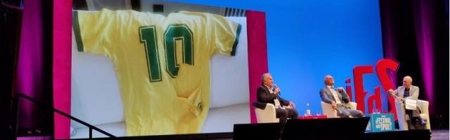 开云官网-艺术足球巅峰：法尔考和济科回忆1982梦幻巴西